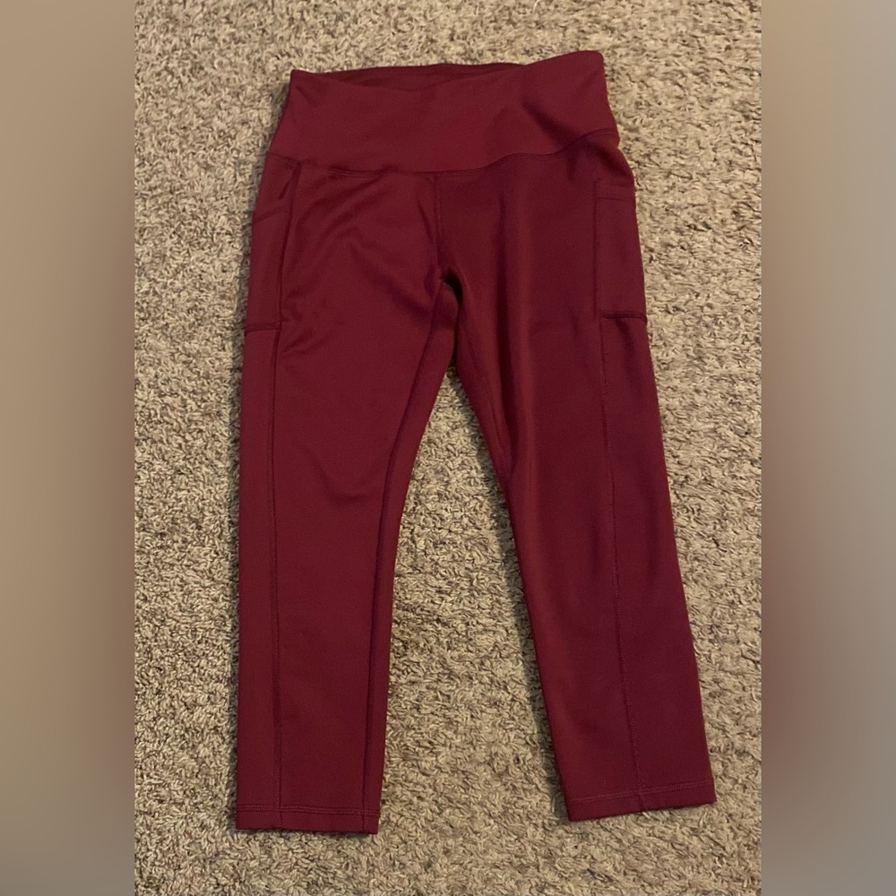Beverly Hills Polo Club Burgundy Capri Leggings with Side Pockets, Medium